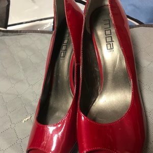 Beautiful shoes size 8.5